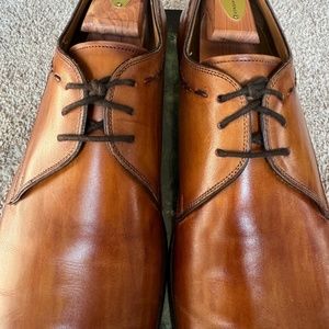 MAGNANNI  “CORDERO” MEDALLION-TOE OXFORD LACE-UPS W/BRAIDED DETAIL